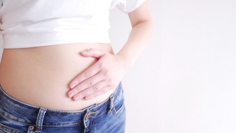 ぽっこりおなか